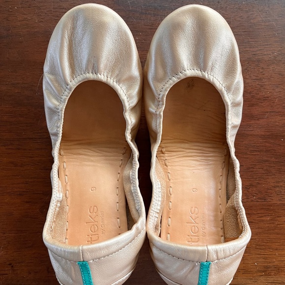 Tieks Shoes - Tieks Champagne size 9